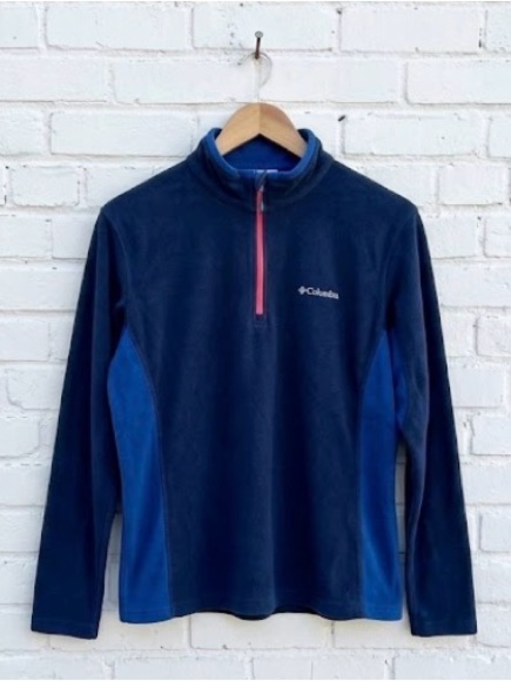 Columbia Men’s Navy Fleece Zip Pullover with Blue Side Panels and Pink Zip